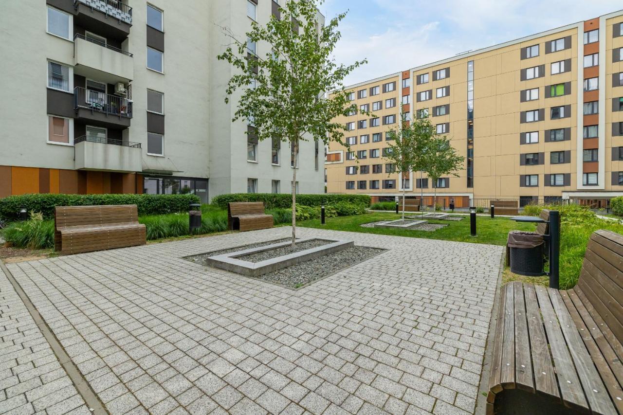 Osiedle Avia Family Apartment In Krakow With Balcony By Noclegi Renters Exterior foto
